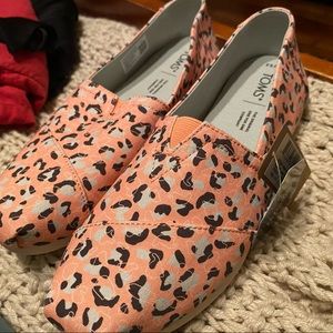 Toms slip ons new with tags!